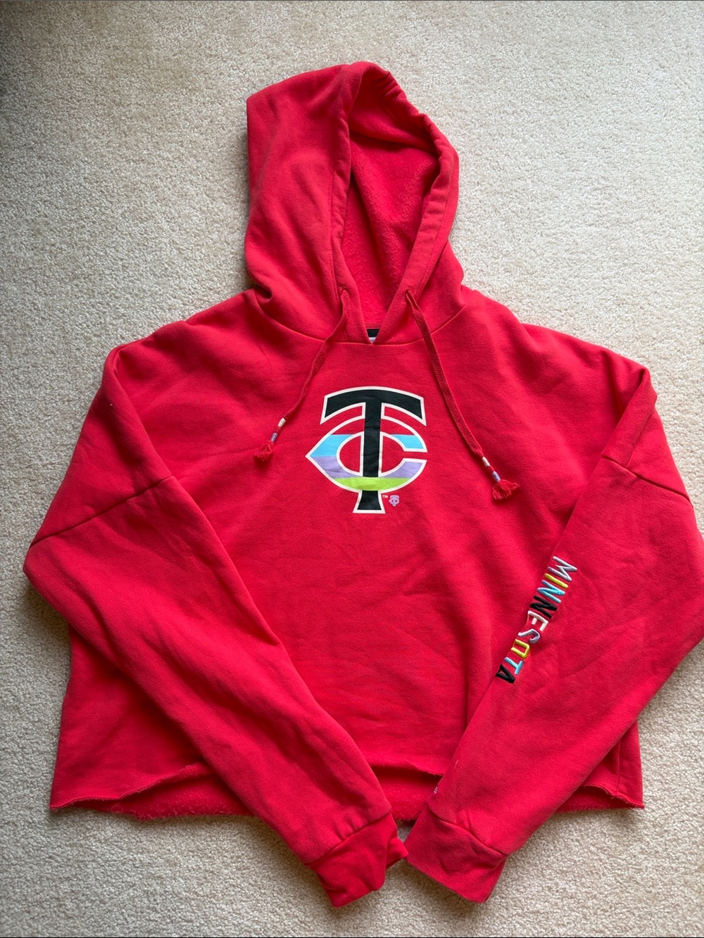 Minnesota Twins pink Hooded oversized cropped Sweatshirt
